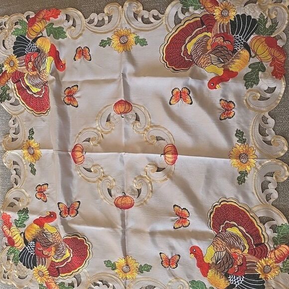 Set Of 6 Holiday Tablecloths Square Embroidered Approx 34" Squares - Picture 4 of 13